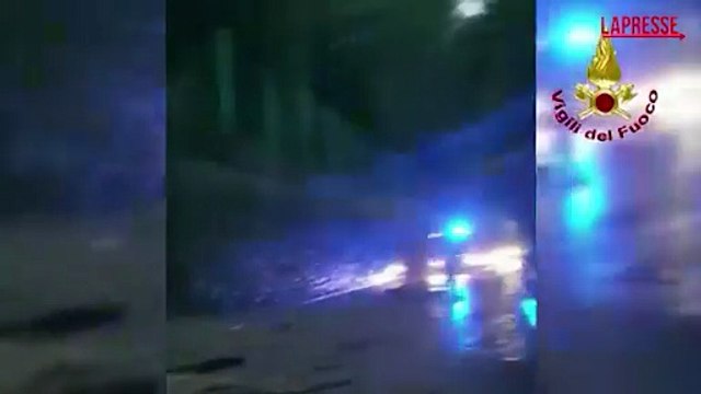 Maltempo in Lombardia, frana a Blevio: travolta auto, bloccata strada provinciale nel comasco