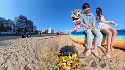 Gifts candies to strangers in korea!