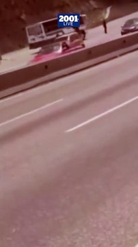 Camioneta causa accidente tras intentar girar en U en plena autopista Gran Mariscal de Ayacucho