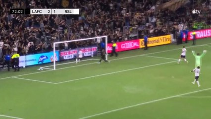 Denis Bouanga kalecinin aklını aldı: Mükemmel aşırtma