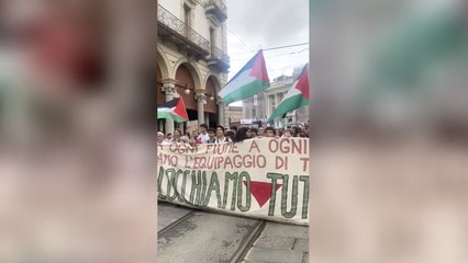 Sciopero generale a Torino per Gaza: dopo un giorno di blocchi stradali e ferroviari parte il secondo corteo