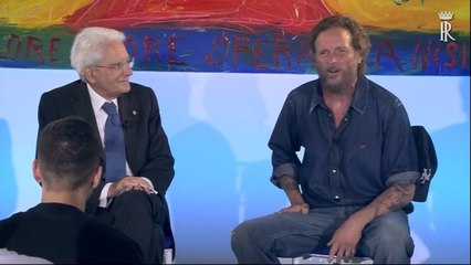 Mattarella inaugura l'anno scolastico a Nisida con Jovanotti: »La scuola è veicolo per il futuro»