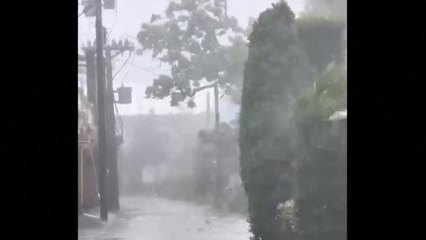 태풍 '라가사' 필리핀 북부 강타...중국 40만 명 대피 / YTN