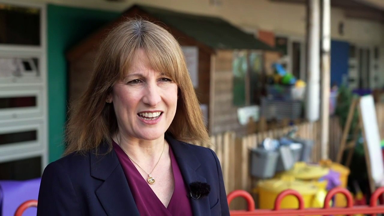 Chancellor defends PM amid leadership threats
