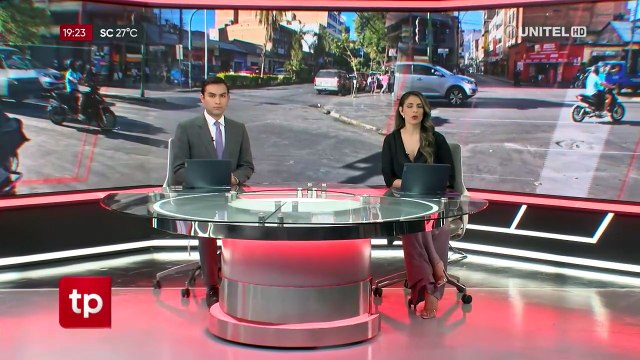 Video: Antisociales acorralan, lanzan al piso y golpean a un joven para robarle sus pertenencias