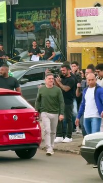 Luciano Huck faz aparição surpresa em Taguatinga