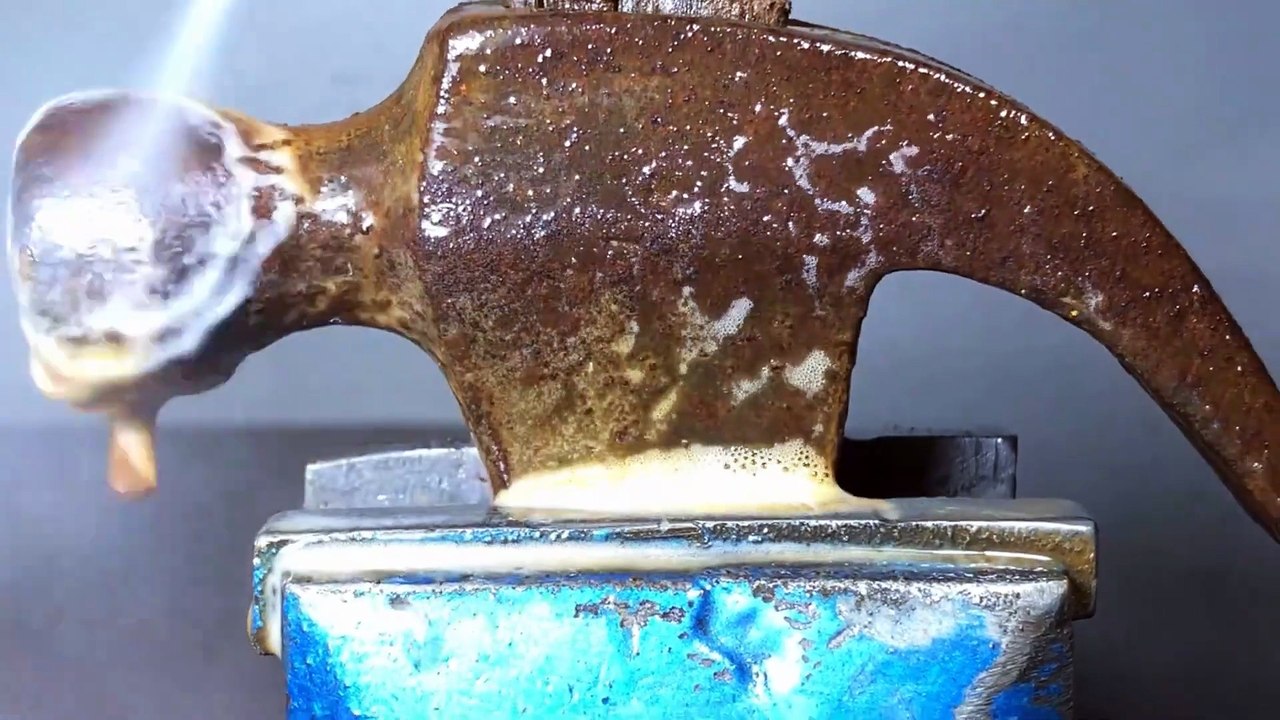 Rusty CLAW HAMMER Restoration  - With AMAZING Handle