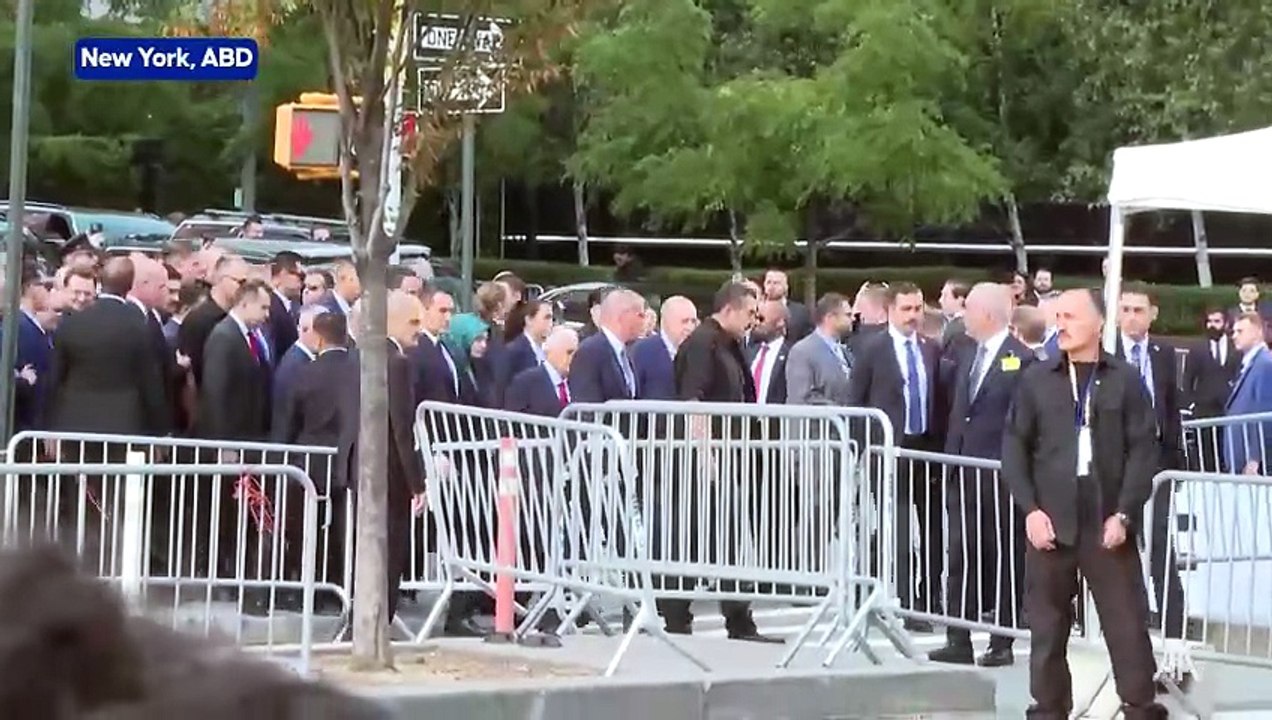 Cumhurbaşkanı Erdoğan, Türkevi'nden yürüyerek BM Genel Merkezi'ne geçti