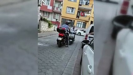 Sokak ortasında yaşanan bıçaklı kavgada dehşet anları