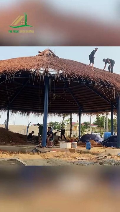 Lợp Mái Lá Guột Chống Nóng Cho Nhà Chòi Sắt Tại Hải Tiến, Thanh Hóa - Tre trúc Ngọc Dương