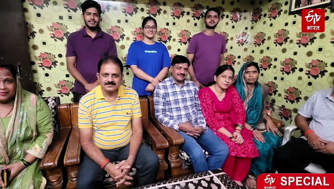 पढ़ाई छूटी, ताने सहे, लकड़ी के पटरे से क्रिकेट खेला; अब वुमेंस वर्ल्ड कप में दमखम दिखाएगी प्रयागराज की बेटी