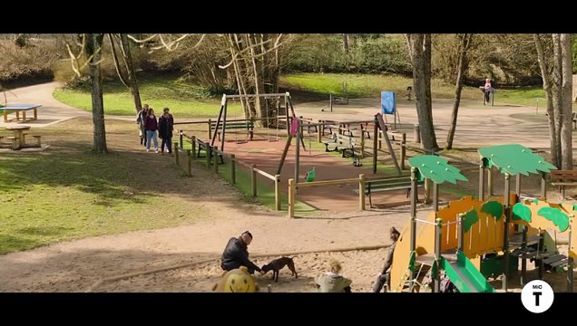 Una clip da La famiglia Leroy , commedia agrodolce con Charlotte Gainsbourg