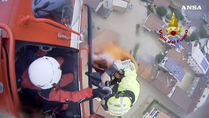 Maltempo in Brianza, bimba di 10 mesi salvata in elicottero grazie a una culla speciale