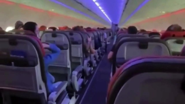 Avião da Latam é atingido por granizo após decolagem em Chapecó e passageiros entram em pânico