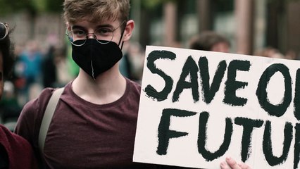 Unten - Im Ortsverein Trailer DF