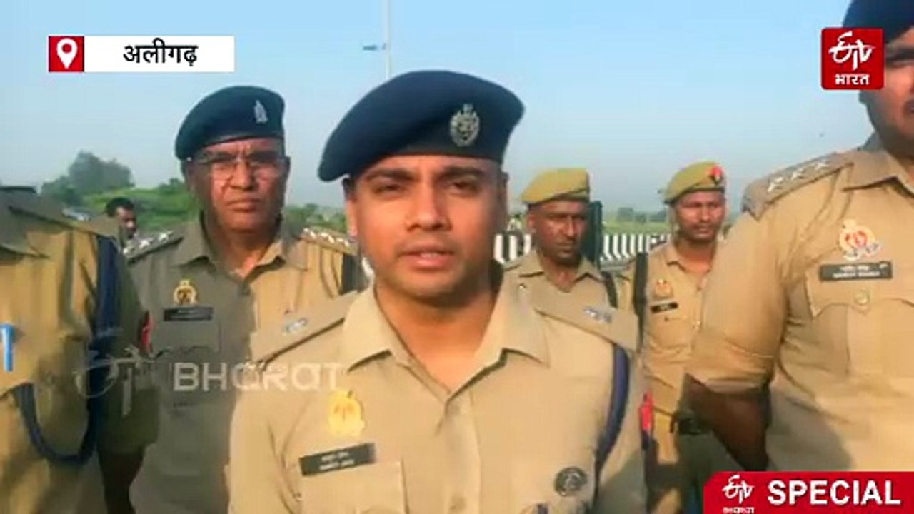 यूपी के अलीगढ़ में 5 लोगों की जिंदा जलकर मौत, कार और ट्रक की टक्कर के बाद लगी आग