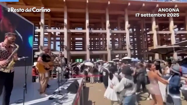 Il liscio di Mirko Casadei all'Expo di Osaka unisce Italia e Giappone