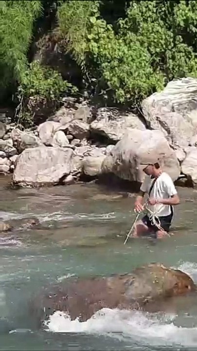 cast netting in Nepal | himalayan trout fishing with hand made cast net |