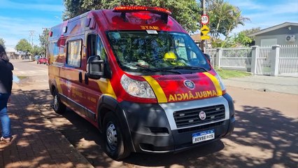 Menino de 9 anos é socorrido após bater a cabeça na Escola Ana Meri