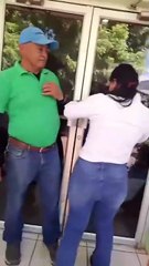 Madre en llanto expone a enfermera que no atendió a su hija enferma en Choluteca