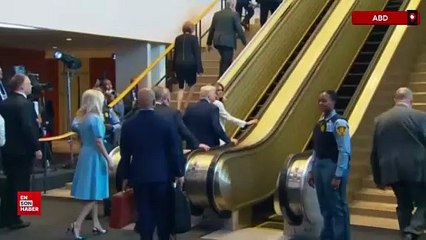 BM’de ilginç an: Trump ve Melania’nın bindiği yürüyen merdiven anında durdu