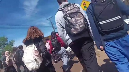 Alunos e Colégio Padre Pedro Canísio Henz prestam homenagem a aluna Emilly Thauany
