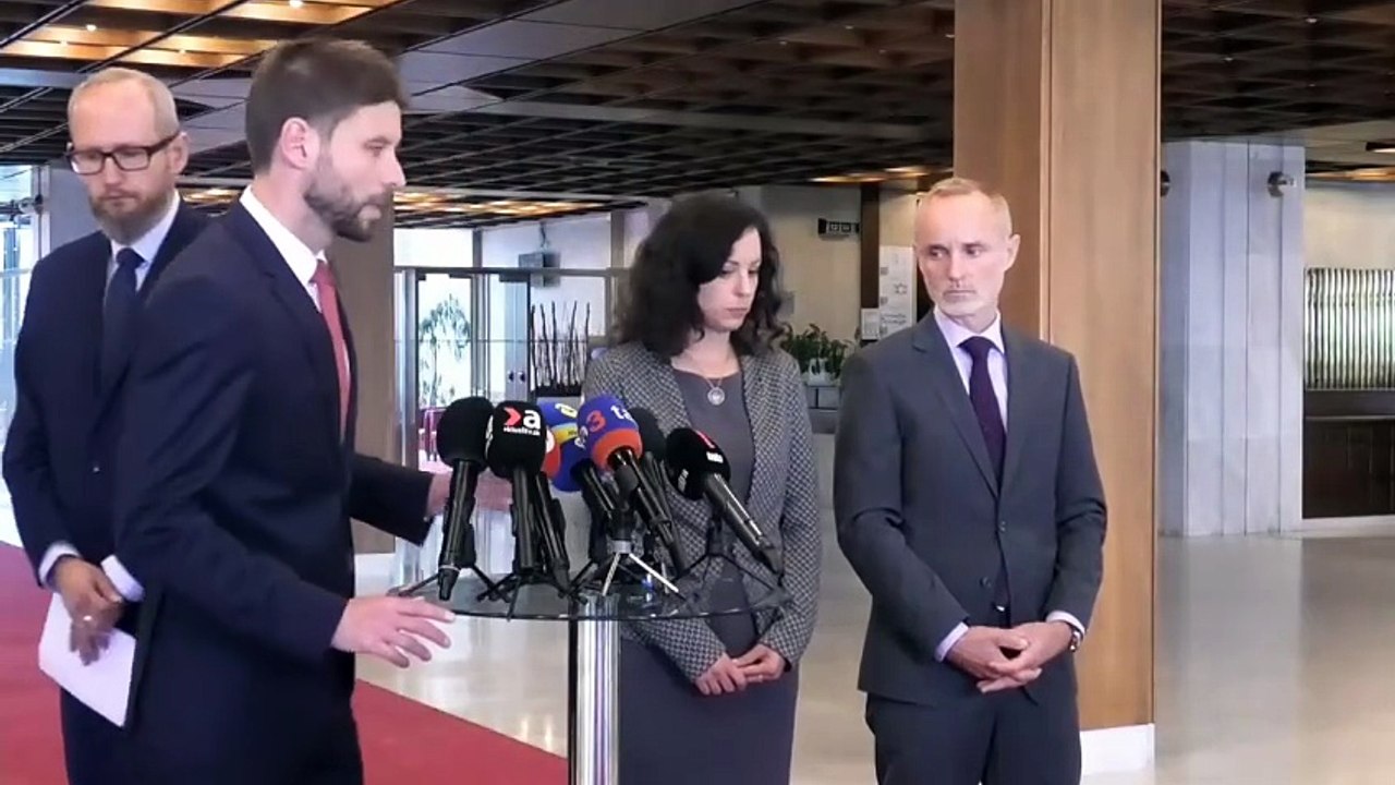 ZÁZNAM: PS žiada odvolanie Pavla Gašpara z postu šéfa tajnej služby