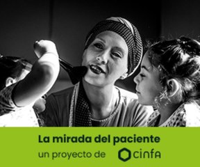 El amor como una forma de resistencia: la historia de la foto de Estefanía y sus hijas en plena batalla contra el cáncer de mama