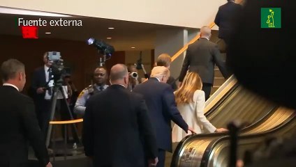 Escalera mécanica en la ONU se detuvo repentinamente antes de que Donald y Melania Trump se subieran en ella