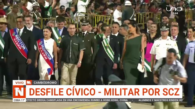 DESFILE CÍVICO MILITAR POR ANIVERSARIO DE SANTA CRUZ