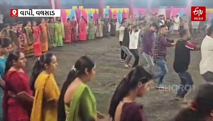 વલસાડ: પંડોર ગામના આહીર સમાજ યુવક મંડળની પરંપરા, બે યુવકોના કંઠે ગવાતા 300 પરંપરાગત ગરબા