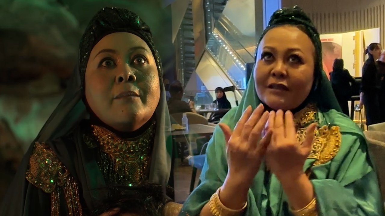 Ellie Suriaty jadi ketua ajaran sesat, tak henti berdoa takut tersesat