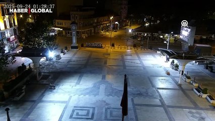 Balıkesir'de 4,5 büyüklüğündeki deprem böyle salladı!