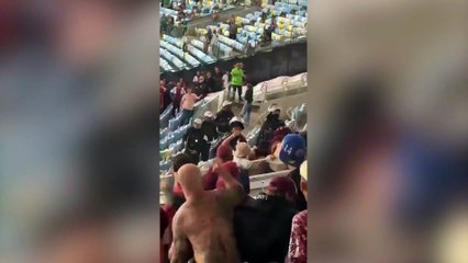 Caos y terror en Maracaná: la Policía carga contra ultras de Lanús que se peleaban entre ellos