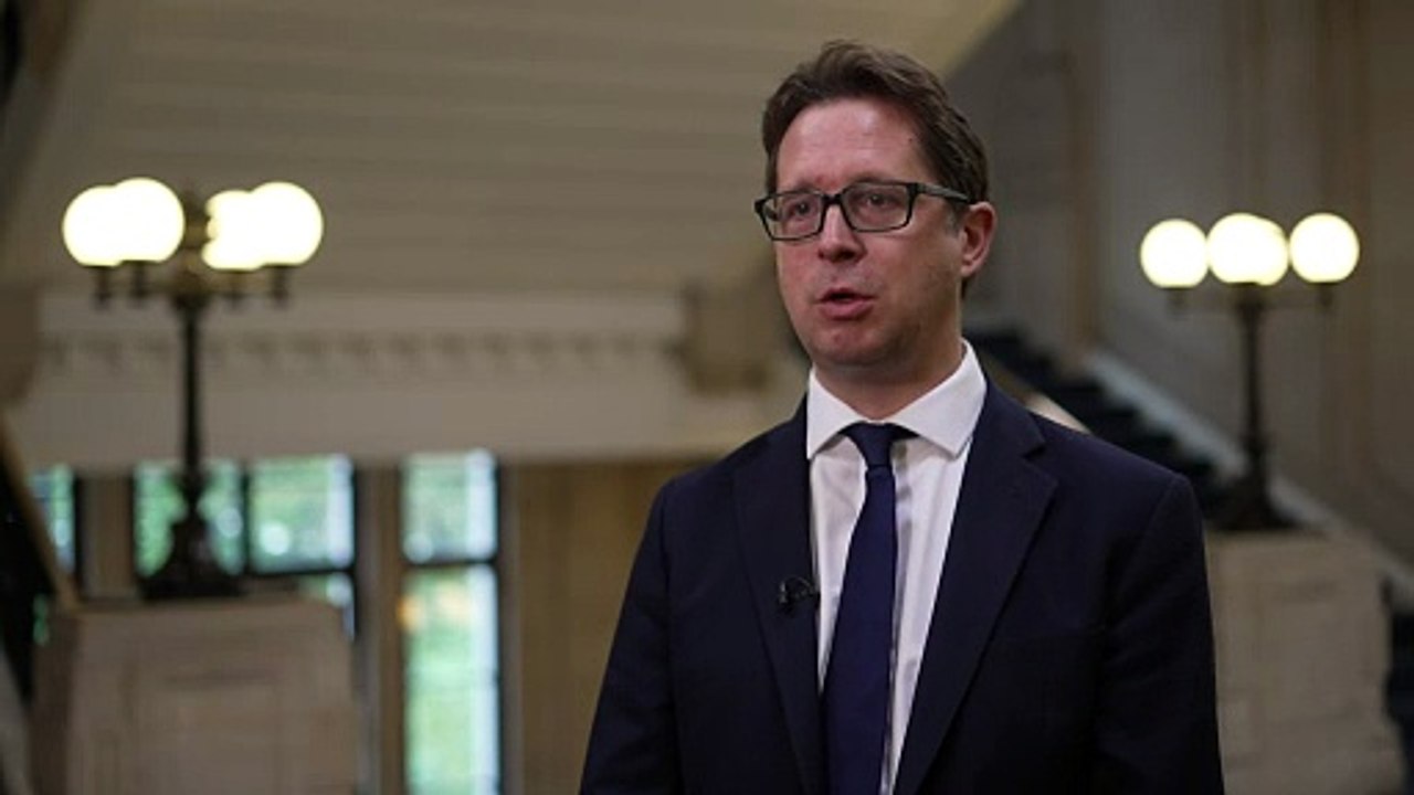 Conservatives join calls for EU to stop buying Russian oil