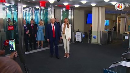 Stuck on the world stage! Trump, Melania face malfunctioning escalator during UNGA arrival