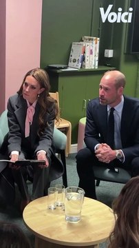 🤍 Ce mardi 23 septembre, le prince William et la princesse Kate ont rendu hommage aux victimes de la tragédie de Southport. En juillet 2024, trois fillettes – Alice da Silva Aguiar (9 ans), Bebe King (6 ans) et Elsie Dot Stancombe (7 ans) – ont été tuée