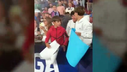 Güler sorprende a un aficionado madridista con un regalo en Valencia ⚽