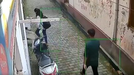 Video: Man stalks girl student, tries to molest her in UP's Lakhimpur Kheri