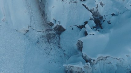 Bargiel hace el descenso completo de esquí desde la cima del Everest, sin botella de oxígeno