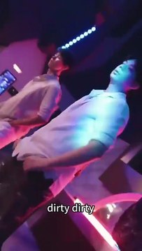 She was unwilling to be sold by her father to a marriage partner and become a canary in a wealthy family. In order to change her fate, she accidentally offended a man with a hard mouth and a vicious heart. From then on, her fate was completely overturned.