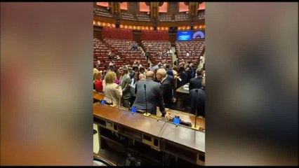 Attacco a Flotilla, opposizioni occupano banchi governo alla Camera
