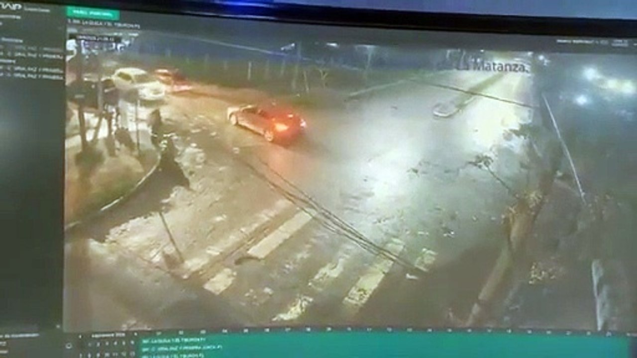 Así subían a la camioneta las jóvenes desaparecidas