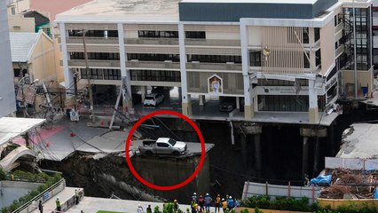 Bangkok: Alarmante rotura de una tubería provoca un enorme socavón frente al hospital Vajira