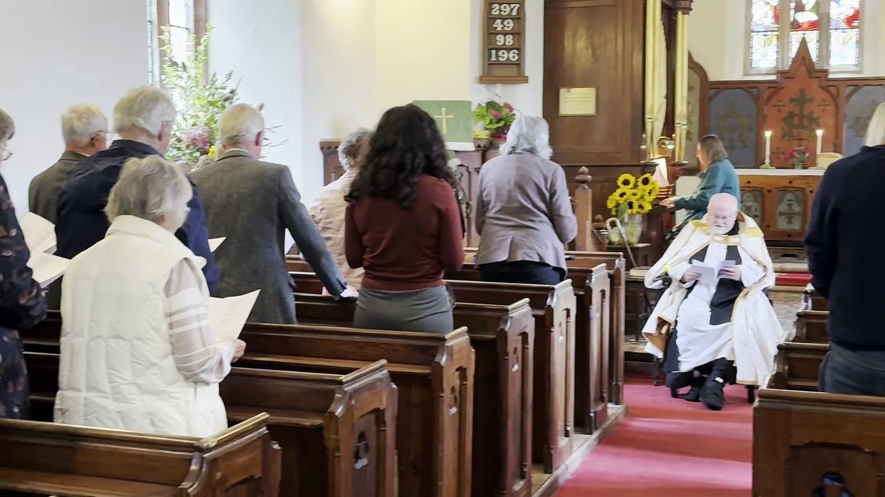 Now Thank We All Our God one of the hymns sung at Thelbridge Parish Church Harvest and Ordination thanks, video Alan Quick IMG_2972