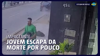 Vídeo mostra agente de limpeza escapando de atropelamento em Aracaju