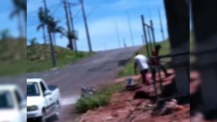 Homem filmado agredindo cunhado afirma que ato foi "brincadeira" e acaba espancado por populares; veja vídeo