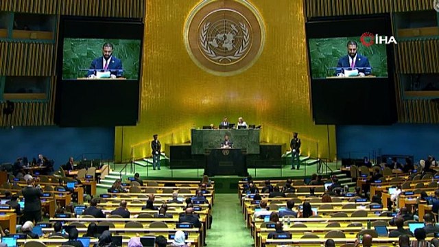 - Suriye Devlet Başkanı Ahmed eş-Şara, 80. BM Genel Kurulu’nda yaptığı açıklamada, Suriye’ye yönelik bütün yaptırımların kaldırılmasını talep ediyoruz, böylece Suriye halkı artık bu zincirlerden kurtulmuş olur dedi.