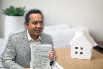 Aumentan fraudes inmobiliarios en Monterrey; regidor Gibran Ornelas busca proteger compradores de viviendas