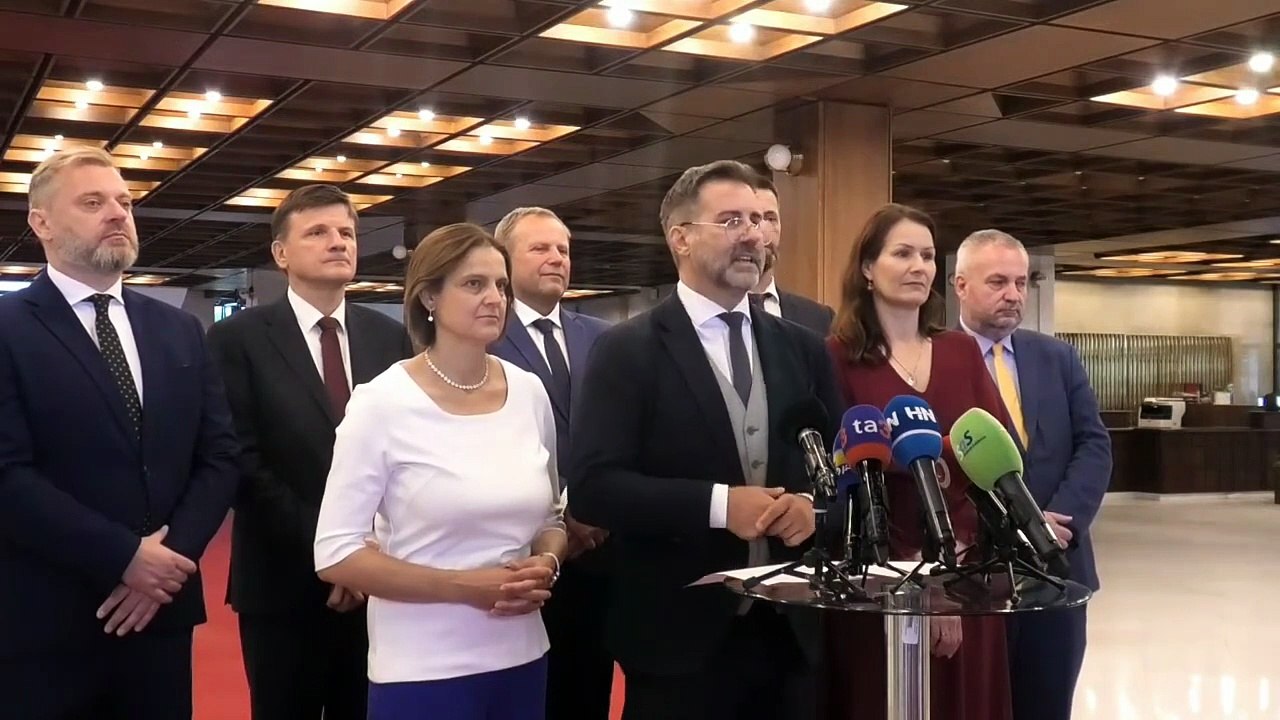 ZÁZNAM: Opozícia kritizuje Martinu Šimkovičovú za jej cestu do USA